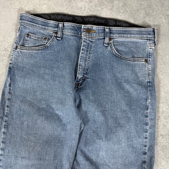 Wrangler Relaxed Fit Straight Leg Denim Medium Wash Jeans - Size: 34x30 - Picture 2 of 8